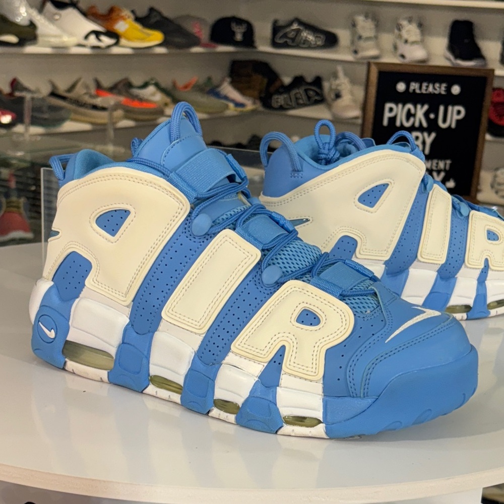 2017 Nike More UPTEMPO “University Blue“ size 10.5